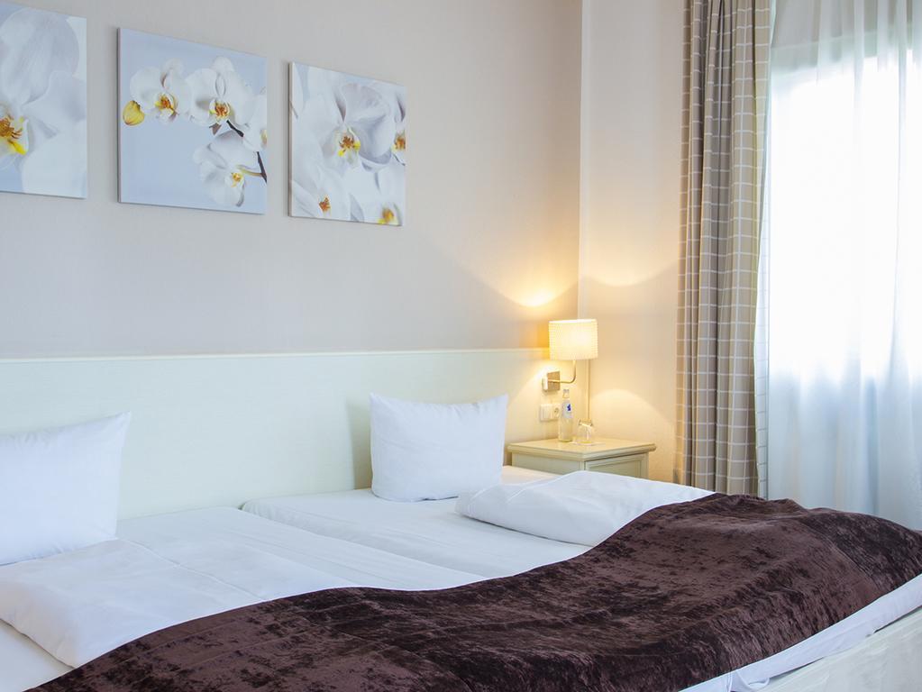 Hotel Schlee Hohenschäftlarn Екстериор снимка