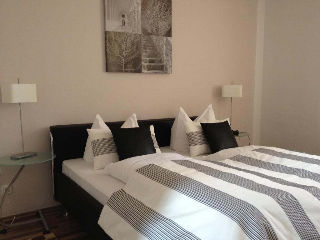 Hotel Schlee Hohenschäftlarn Стая снимка