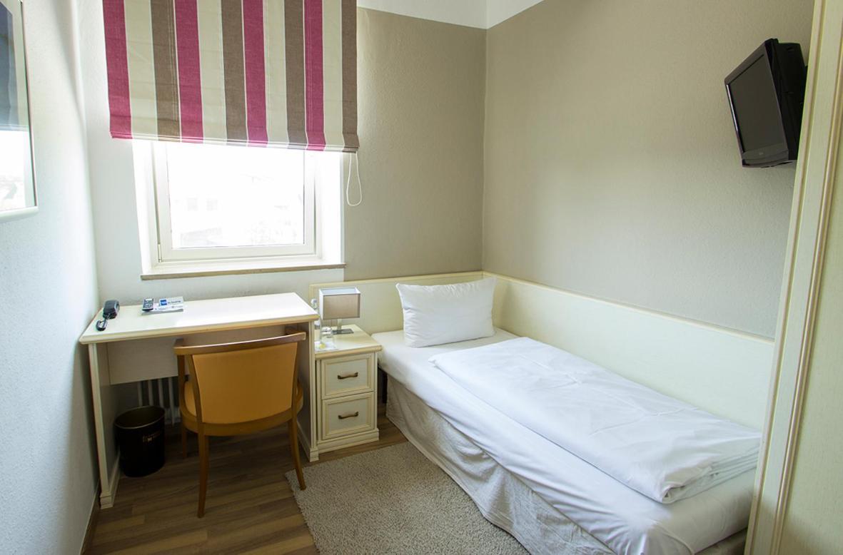 Hotel Schlee Hohenschäftlarn Стая снимка