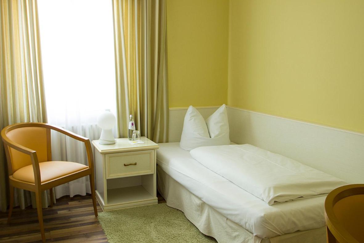 Hotel Schlee Hohenschäftlarn Стая снимка
