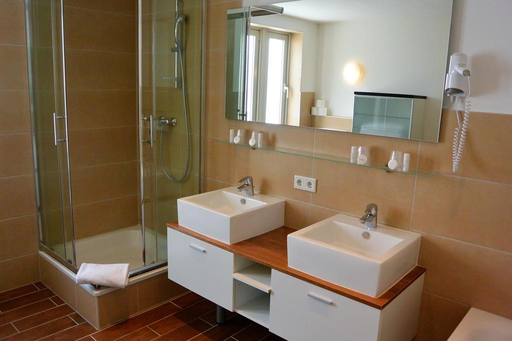 Hotel Schlee Hohenschäftlarn Екстериор снимка