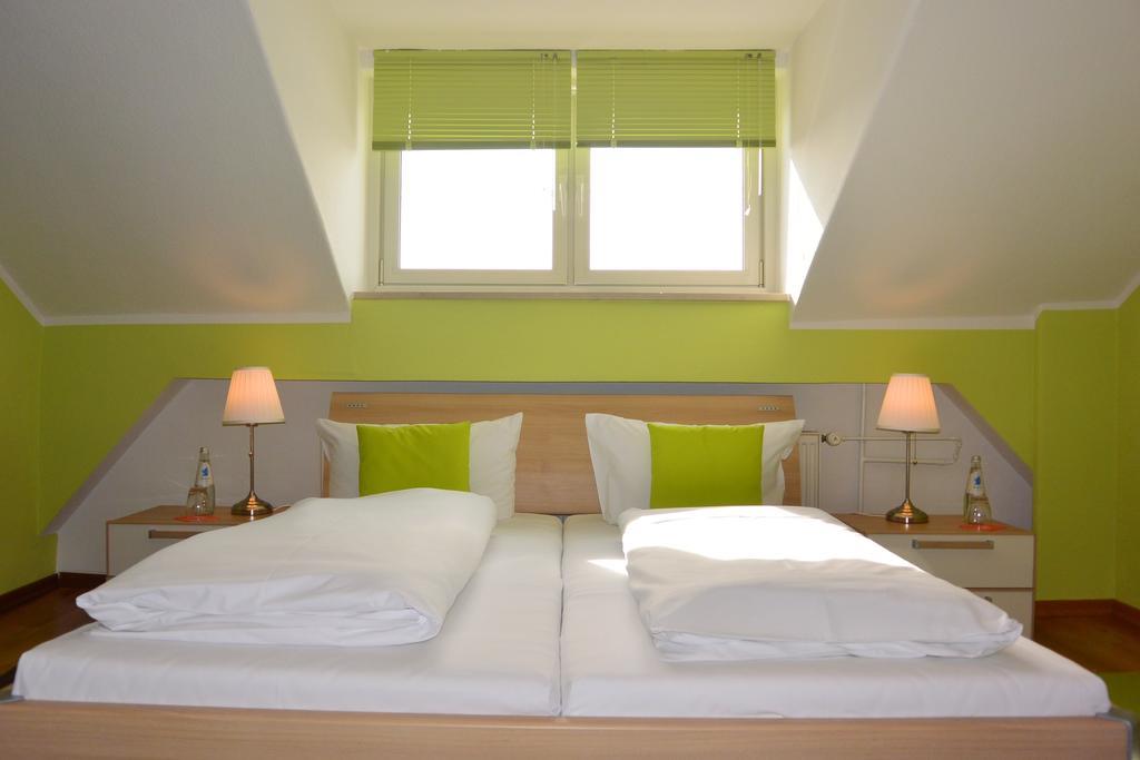 Hotel Schlee Hohenschäftlarn Екстериор снимка