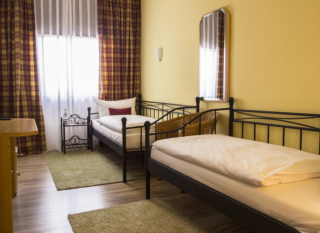 Hotel Schlee Hohenschäftlarn Стая снимка