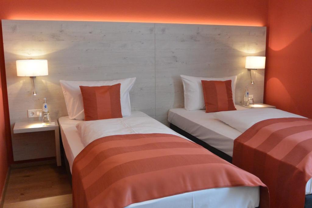 Hotel Schlee Hohenschäftlarn Екстериор снимка