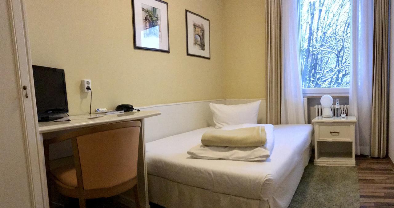 Hotel Schlee Hohenschäftlarn Екстериор снимка