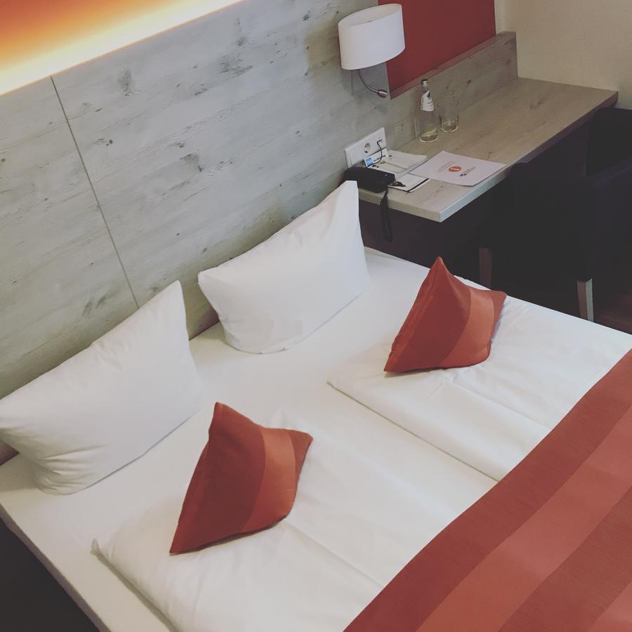 Hotel Schlee Hohenschäftlarn Екстериор снимка